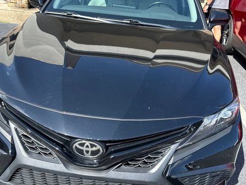 Used 2021 Toyota Camry SE FWD image 2