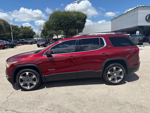 Used 2017 GMC Acadia SLT FWD image 2