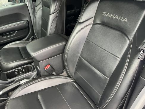 Used 2022 Jeep Wrangler Unlimited Sahara w/ Safety Group AWD/4WD image 14