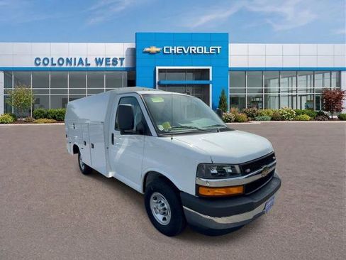 Used 2024 Chevrolet Express 3500 w/ Power Convenience Package RWD image 7