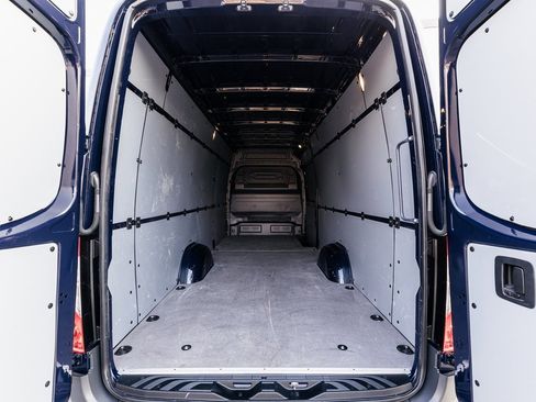 Used 2025 Mercedes-Benz Sprinter 2500 image 22