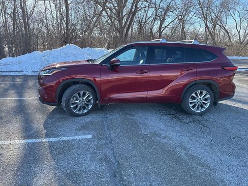 Used 2022 Toyota Highlander Limited image 23