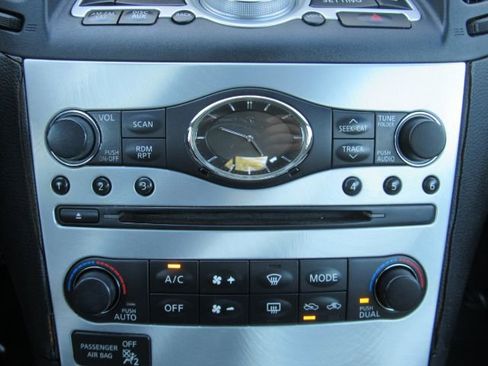 Used 2010 INFINITI G37 Convertible w/ Premium Pkg image 36