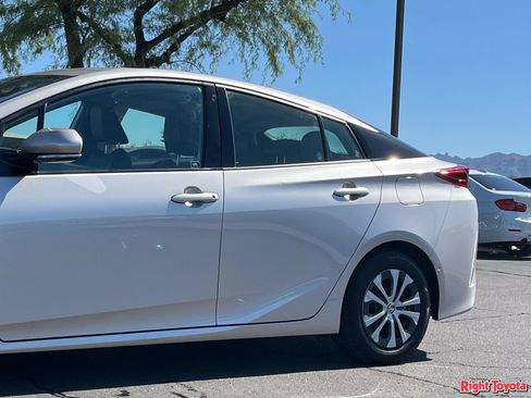 Certified 2020 Toyota Prius Prime Limited w/ Carpet Mat Package FWD image 10