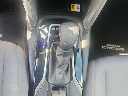 Used 2023 Toyota Corolla Cross AWD Hybrid w/ Moonroof Package image 24
