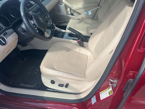 Used 2019 Volkswagen Passat 2.0T Wolfsburg w/ Wheels & Sunroof Package FWD image 15