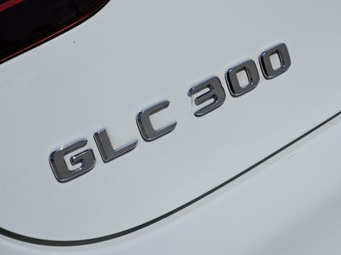 Used 2022 Mercedes-Benz GLC 300 4MATIC Coupe image 13
