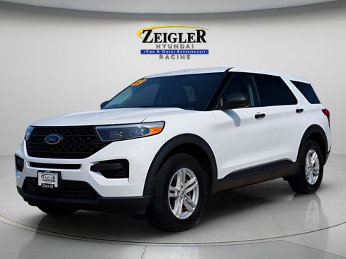 Used 2023 Ford Explorer 4WD image 3