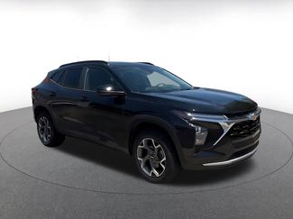 Used 2025 Chevrolet Trax LT FWD video 2