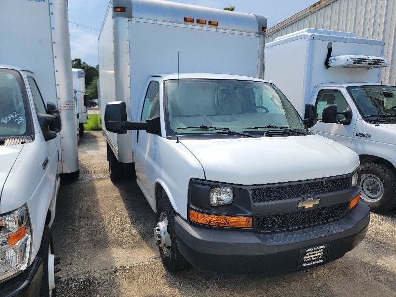 Used 2016 Chevrolet Express 3500 RWD image 3
