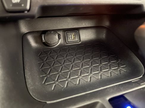Certified 2025 Toyota RAV4 XLE FWD image 30