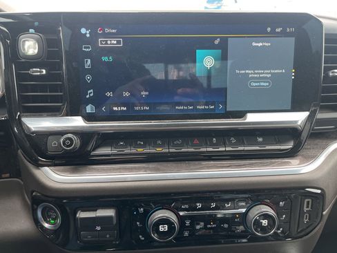 Used 2022 Chevrolet Silverado 1500 LTZ image 9