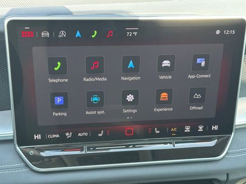 Used 2025 Volkswagen Tiguan SE w/ Panoramic Sunroof Package AWD/4WD image 34