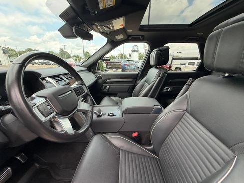 Used 2024 Land Rover Discovery Dynamic SE AWD/4WD image 4