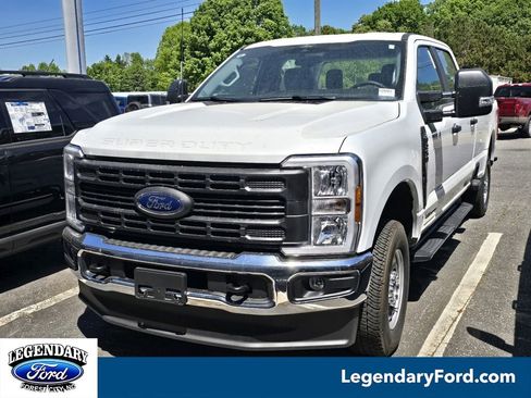 New 2025 Ford F250 XL w/ FX4 Off-Road Package AWD/4WD image 1