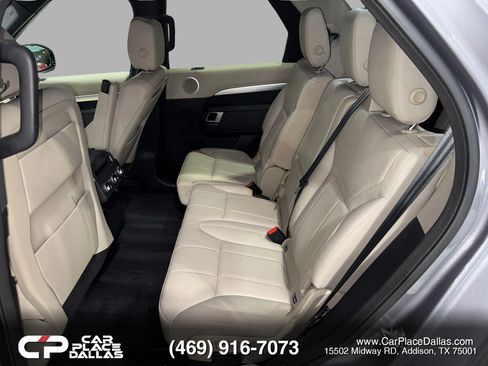 Used 2020 Land Rover Discovery Landmark AWD/4WD image 12