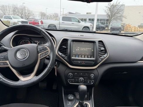 Used 2017 Jeep Cherokee 75th Anniversary image 17