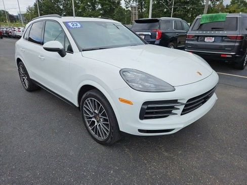 Used 2022 Porsche Cayenne Platinum Edition image 2