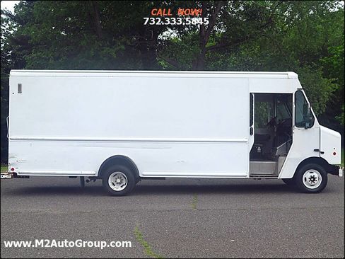 Used 2011 Ford E-350 and Econoline 350 Super Duty image 6