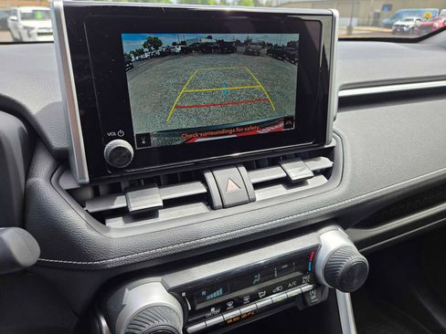 Certified 2025 Toyota RAV4 LE AWD/4WD image 28