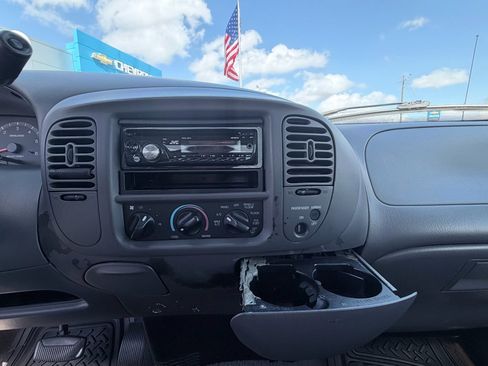 Used 2003 Ford F150 XLT image 15