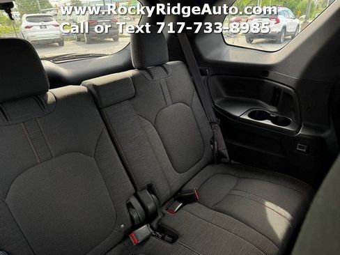 Used 2025 Honda Pilot Sport image 25