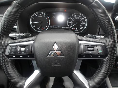 Used 2023 Mitsubishi Outlander SE AWD/4WD image 19
