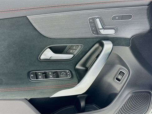 Used 2023 Mercedes-Benz CLA 250 4MATIC image 18