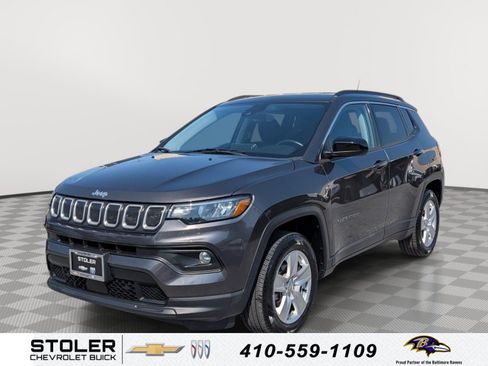 Used 2022 Jeep Compass Latitude w/ Convenience Group AWD/4WD image 1