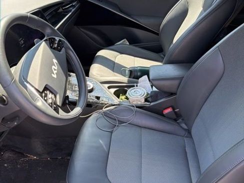 Used 2023 Kia Niro EX FWD image 19