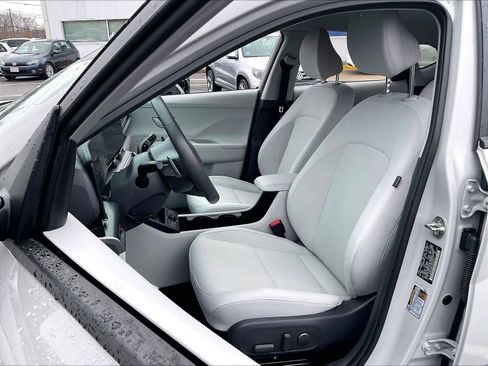 Used 2024 Hyundai Kona SEL image 10