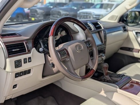 Used 2014 Lexus GX 460 image 24