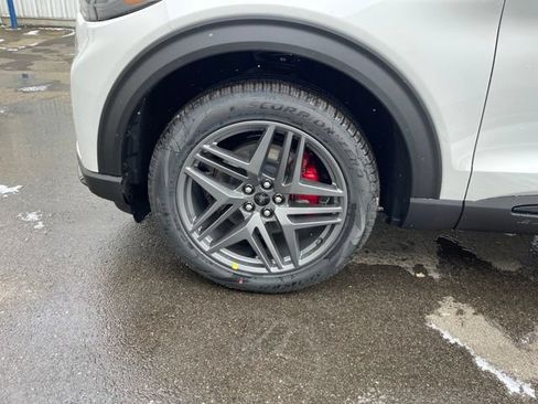 New 2026 Ford Explorer ST-Line w/ ST-Line Street Pack AWD/4WD image 27