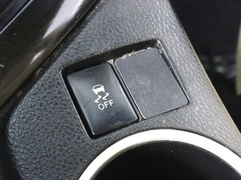 Used 2019 Toyota Corolla LE w/ Carpet Mat Package (TMS) FWD image 24