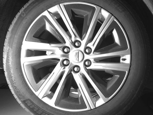 Certified 2024 Cadillac Lyriq Tech RWD image 12