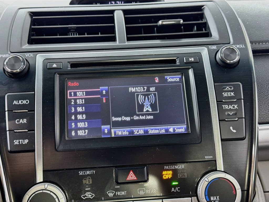 Used 2014 Toyota Camry LE FWD image 25