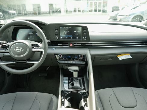 New 2025 Hyundai Elantra Blue image 14