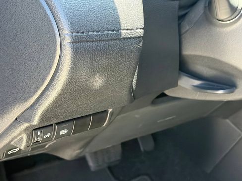 Used 2025 Toyota Corolla Cross XLE w/ Convenience Package FWD image 8