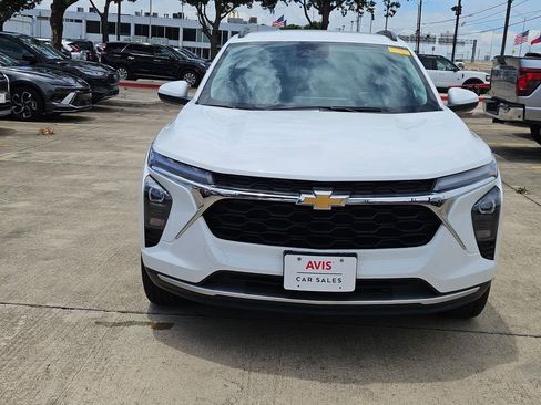 Used 2025 Chevrolet Trax LT w/ LT Convenience Package FWD image 7