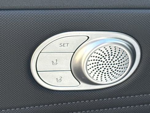 Used 2023 Hyundai Elantra Limited image 21