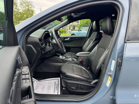 Used 2024 Ford Escape ST-Line w/ Tech Pack #1 FWD image 10