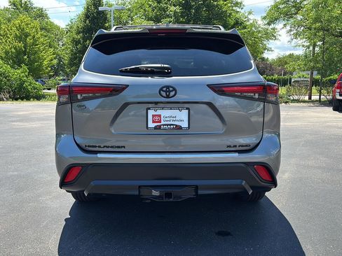 Used 2025 Toyota Highlander XLE AWD/4WD image 20