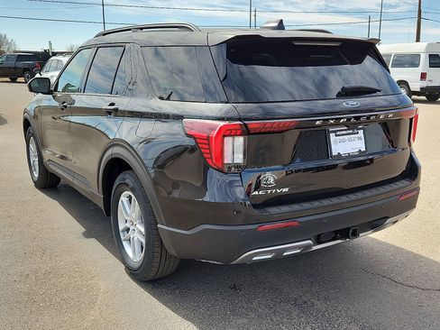 New 2026 Ford Explorer Active w/ Active Comfort Package image 3