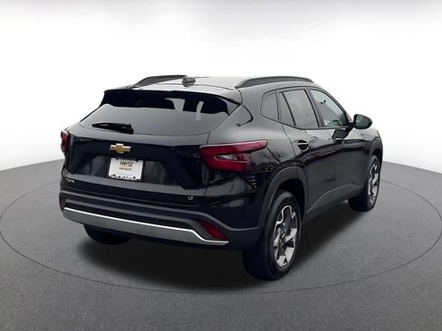 Used 2025 Chevrolet Trax LT image 14