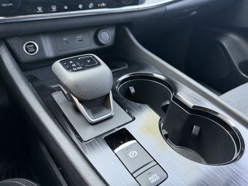 Certified 2023 Nissan Rogue SV image 23