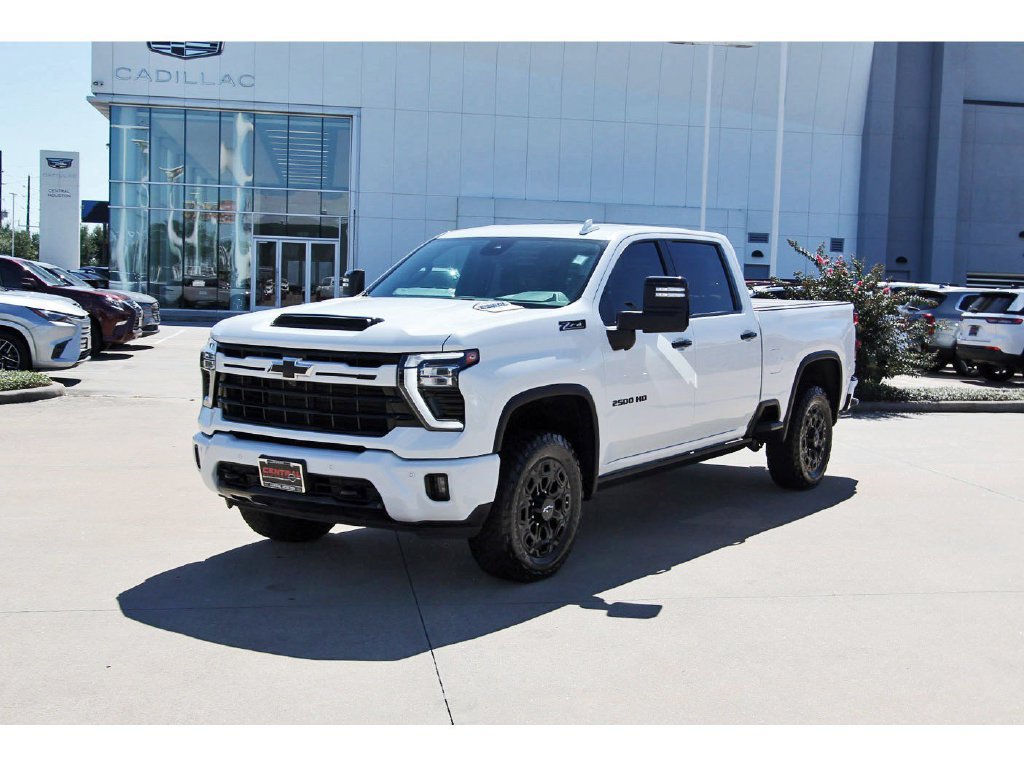 Used 2024 Chevrolet Silverado 2500 LTZ w/ LTZ Plus Package AWD/4WD image 2