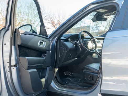 Used 2020 Land Rover Range Rover Velar R-Dynamic S image 11