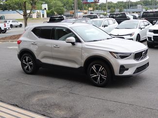 Used 2025 Volvo XC40 B5 Core AWD/4WD video 2