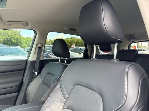 New 2026 Nissan Pathfinder SL FWD image 4