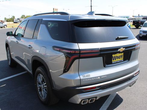 Used 2026 Chevrolet Traverse LT w/ Driver Confidence Package AWD/4WD image 6